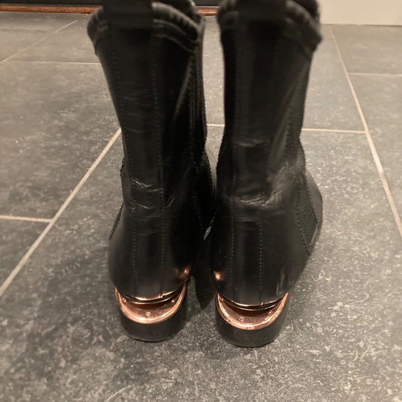 Alexander Wang Anouck Chelsea boots - Picture 9 of 11